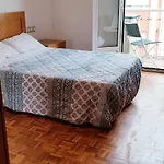 3 Bedrooms Soho Parking Included *